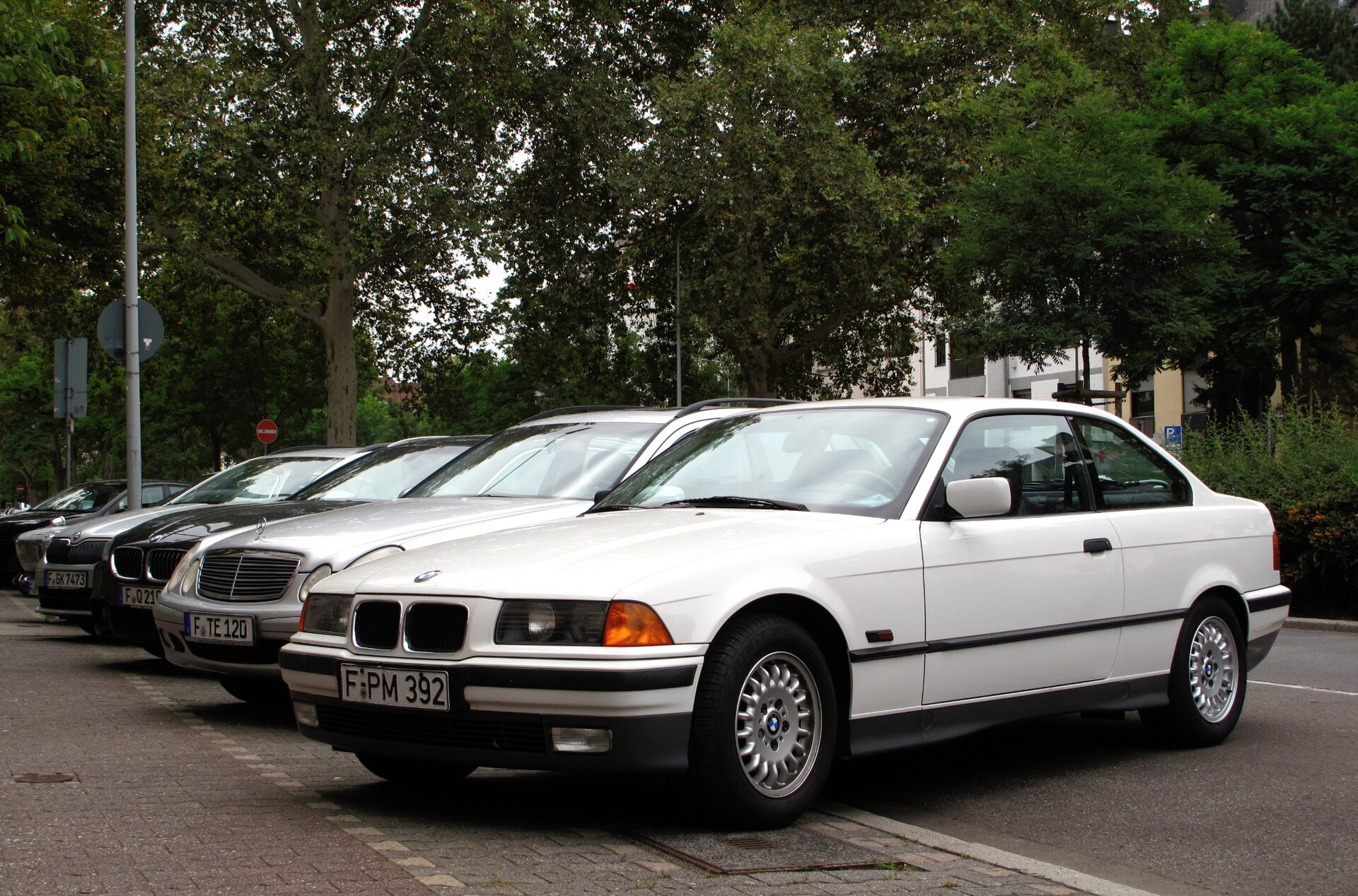 Купе BMW E36 на реальной лицензированной фотографии