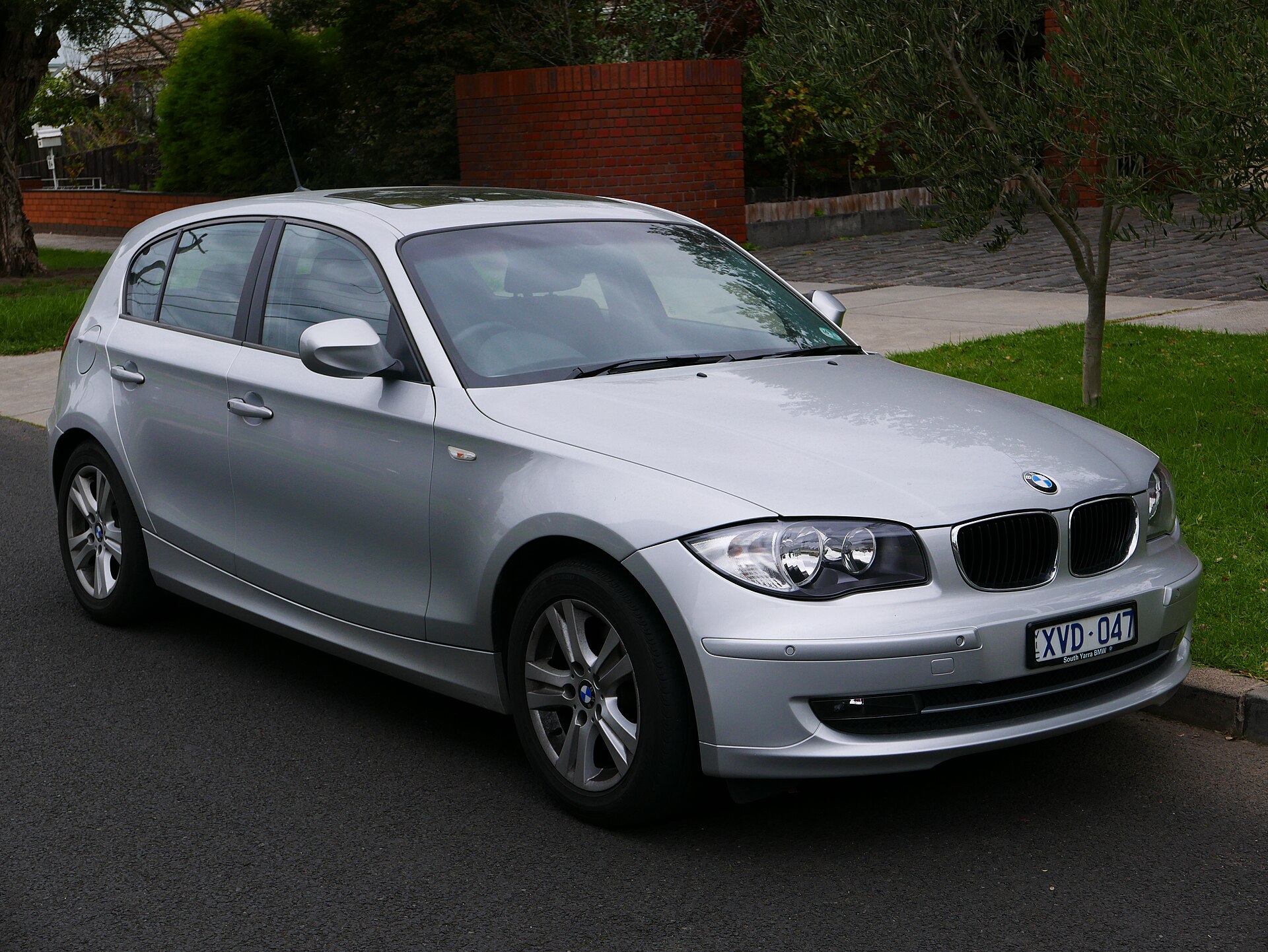 1 Series E87 5-door Hatchback in a real licensed photograph