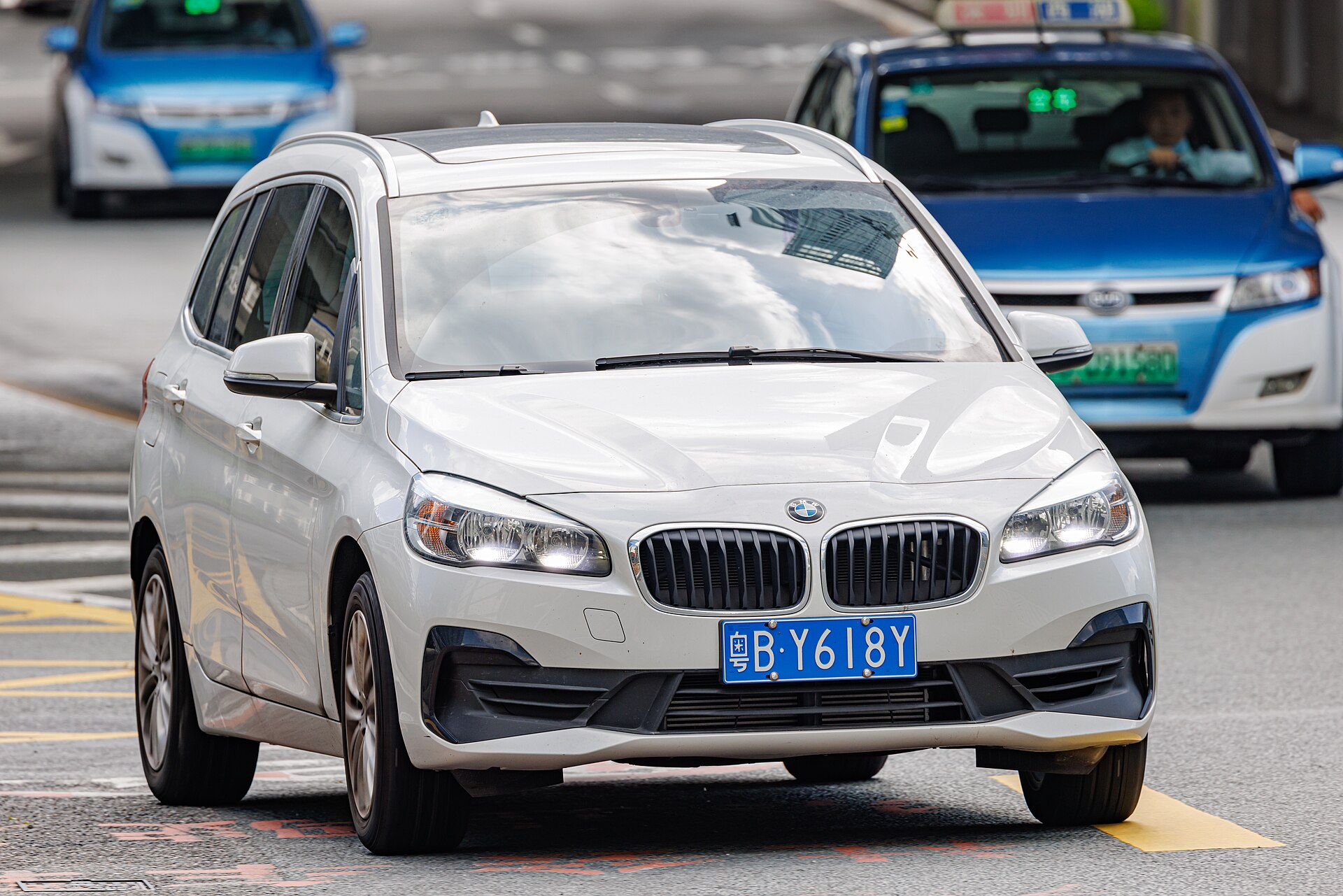 2 Series F46 Gran Tourer in a real licensed photograph