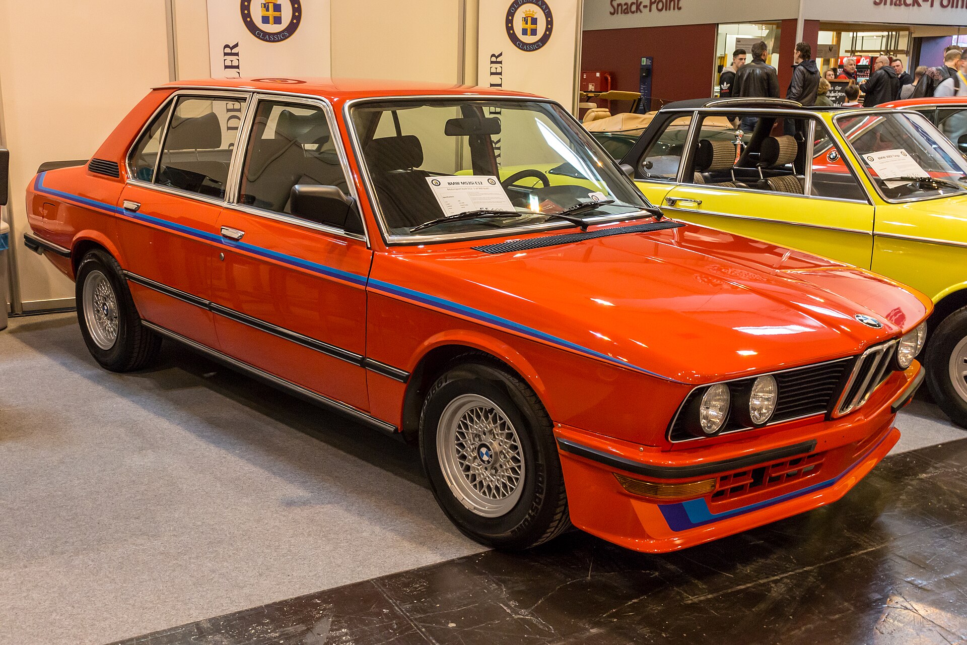 Седан BMW E12 на реальной лицензированной фотографии
