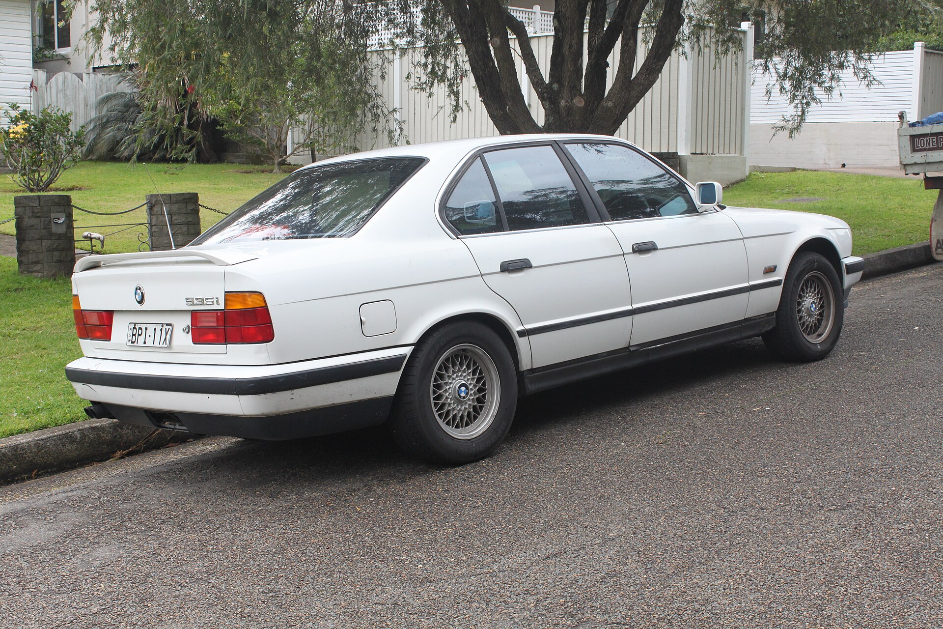 5 Series E34 Sedan in a real licensed photograph