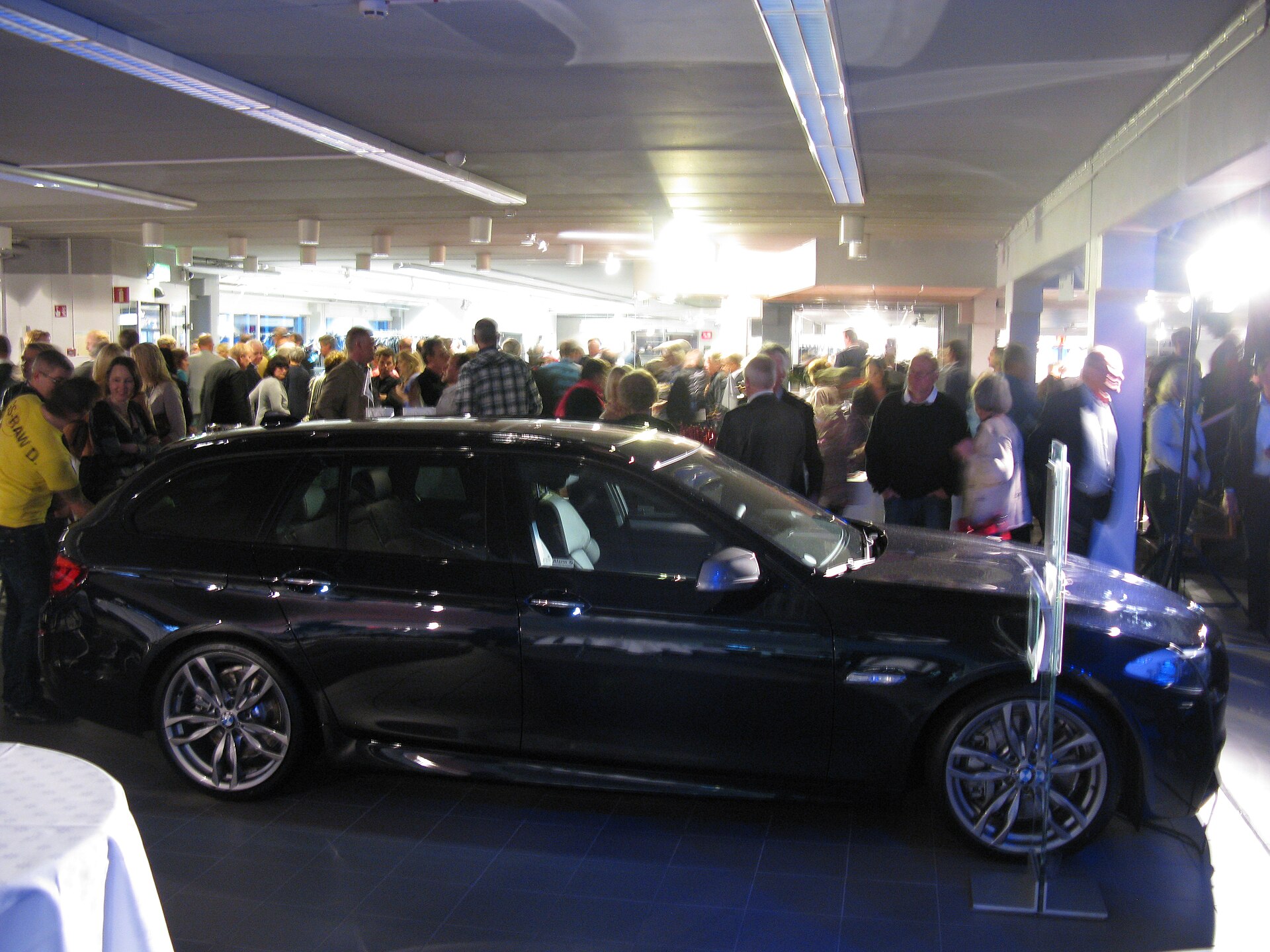 5 Series F11 Touring in a real licensed photograph