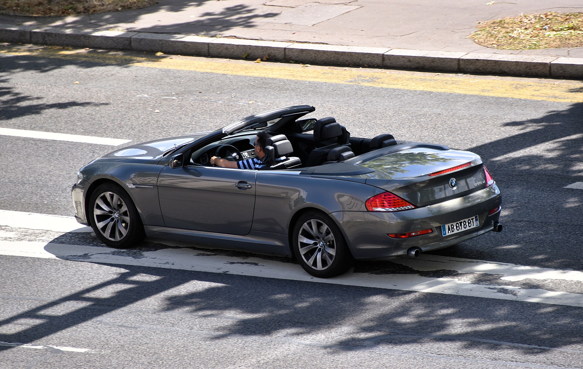 6 Series E64 Cabriolet in a real licensed photograph