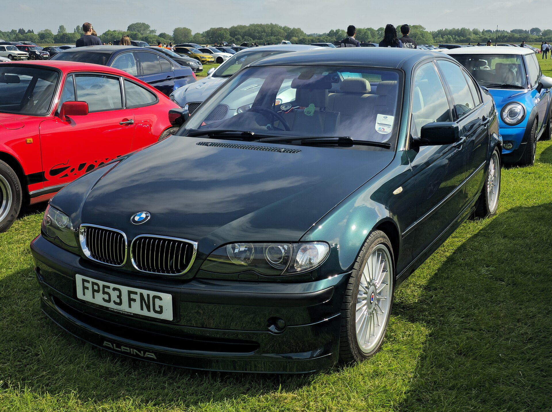 Седан BMW ALPINA B3 E46 Sedan на реальной лицензированной фотографии