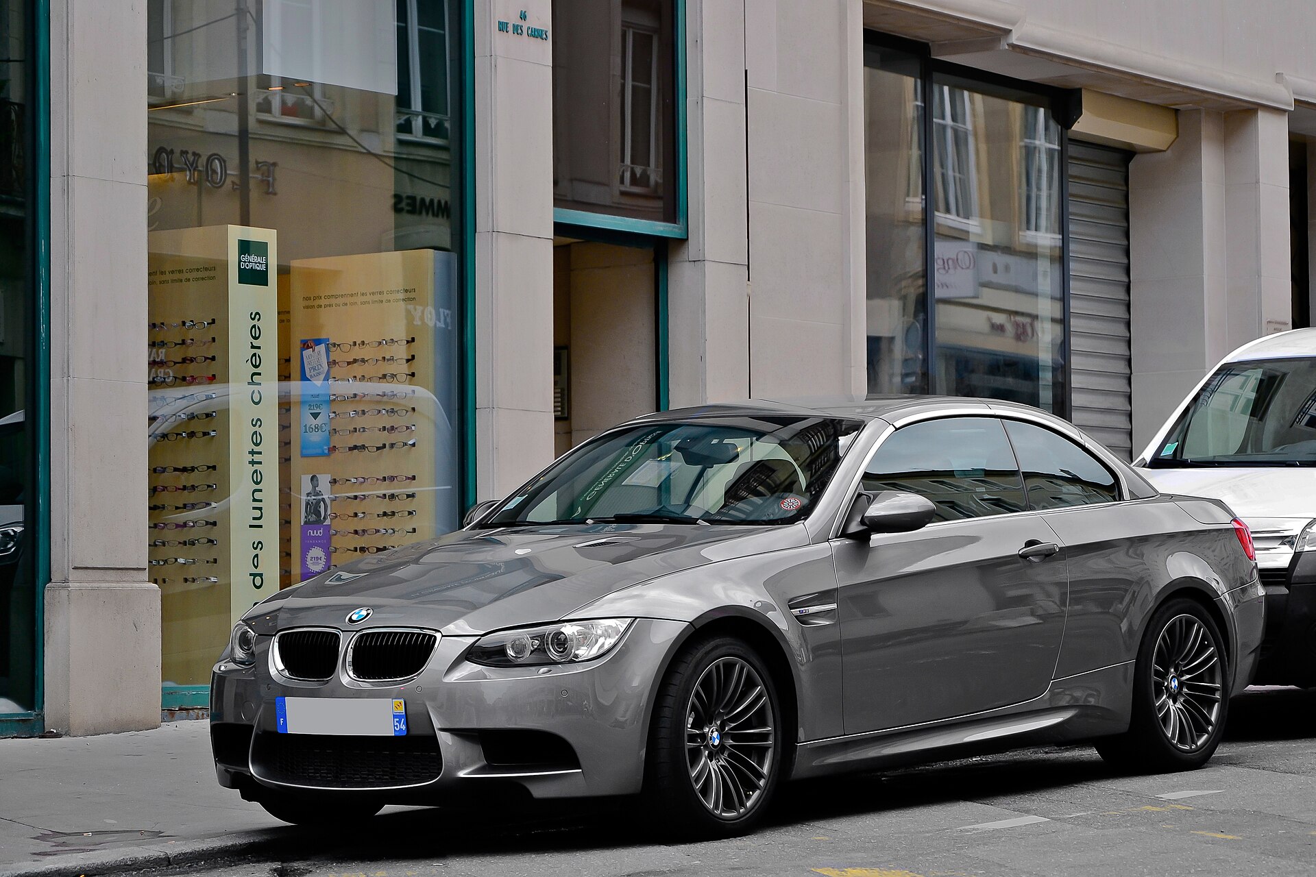 Кабриолет BMW E93 на реальной лицензированной фотографии