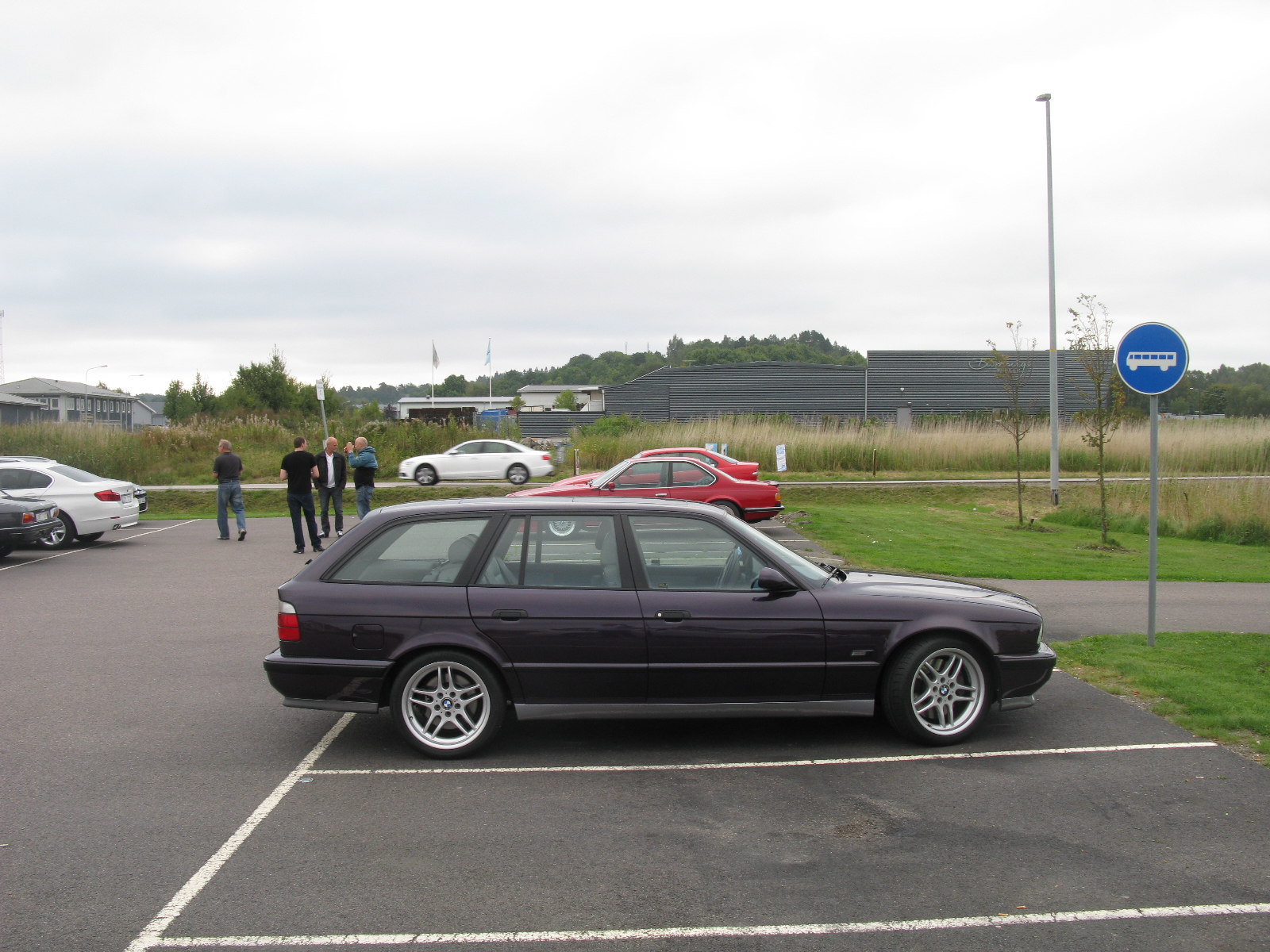 Touring BMW E34 Touring на реальной лицензированной фотографии