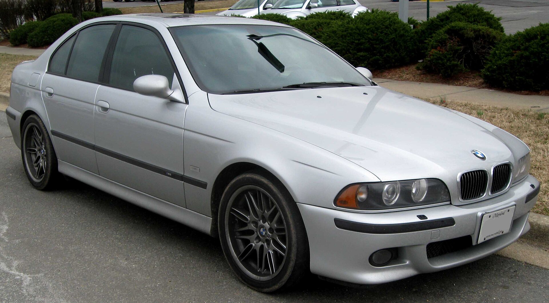 Седан BMW E39 на реальной лицензированной фотографии